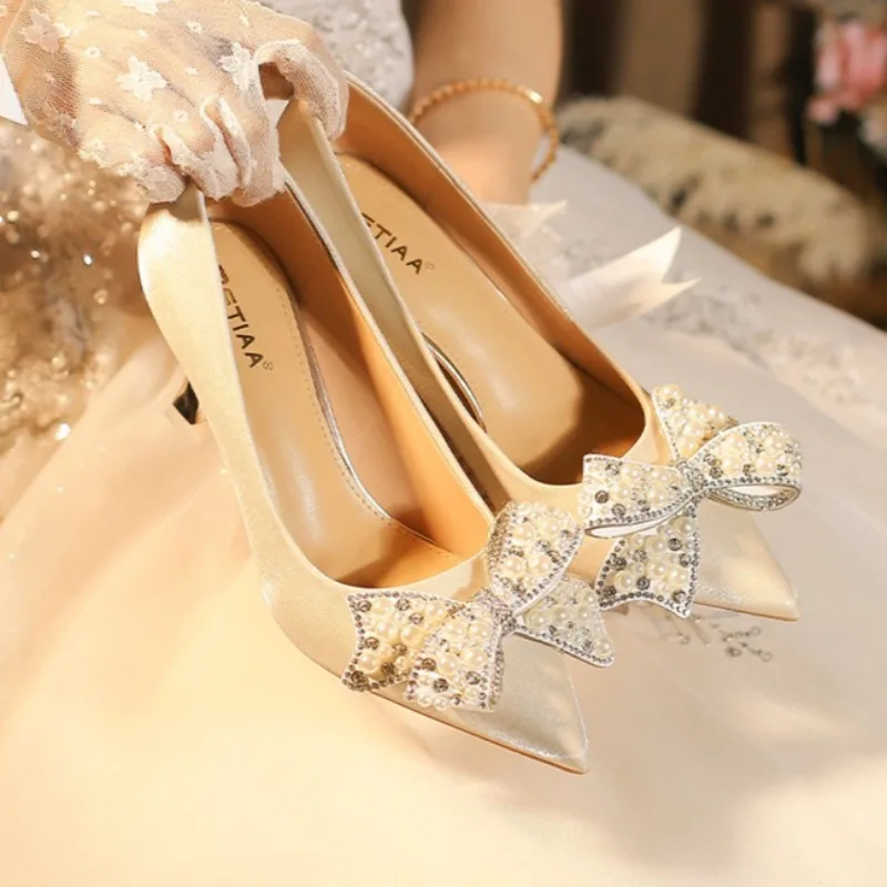 

Женские туфли на шпильке с жемчугом и стразами, нескользящие износостойкие женские туфли на высоком каблуке с острым носком и неглубоким носком