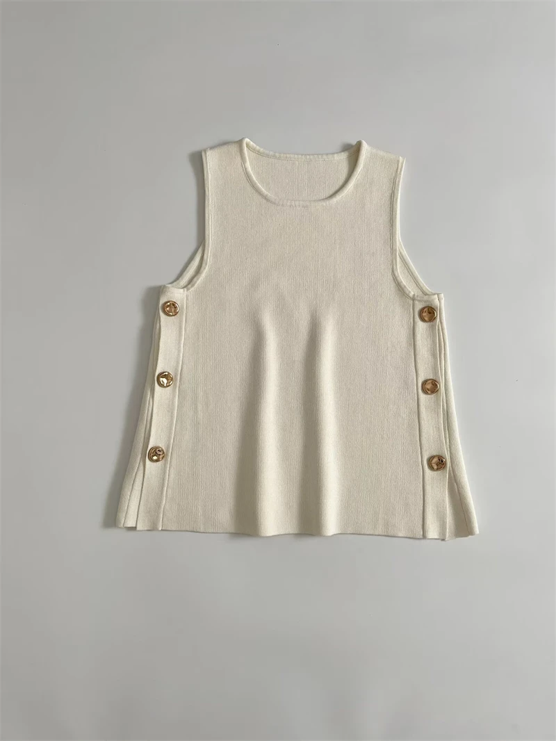 KEYANKETIAN letnia nowa damska złota ozdoba na guziki kamizelka z dzianiny styl rekreacyjny O-Neck sweter bez rękawów Camisole krótki top