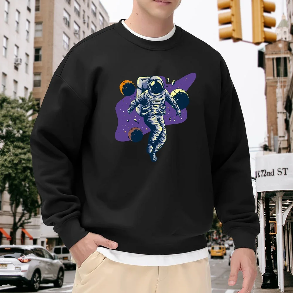 

Men's Black Loose-Fitting Crewneck Sweatshirt with Astronaut Print, Trendy Top, Street Casual Style, Versatile, Comfortable and Breathable Polyester Fabric for Everyday Wear