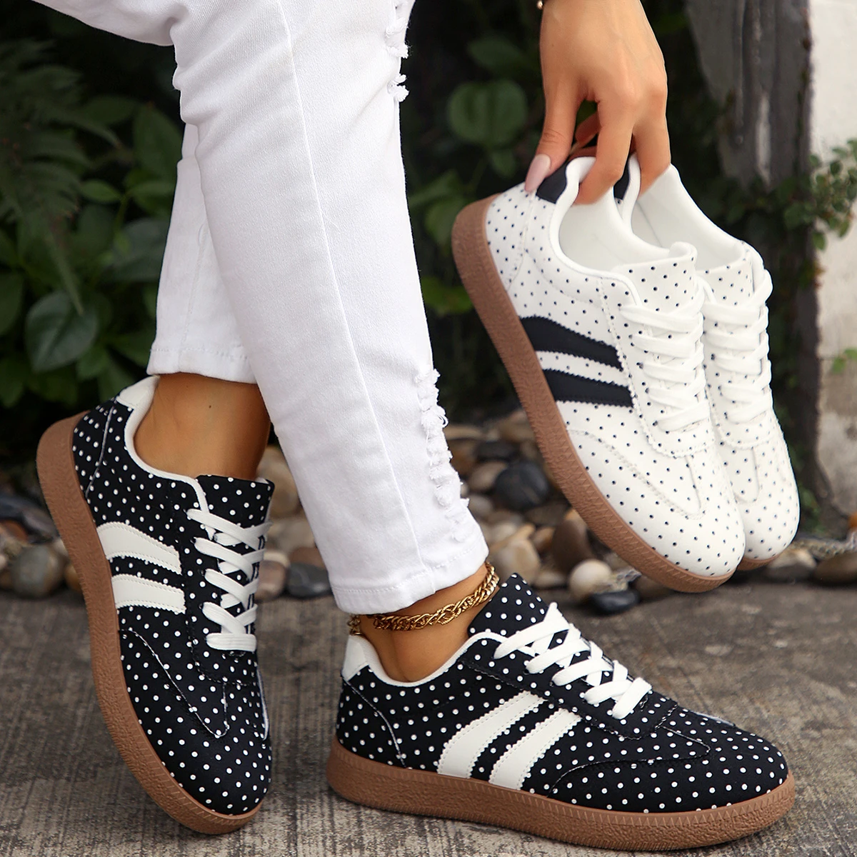 Women's 2026 New Fashion Polka Dot Decorated Sneakers Spring and Autumn Lace-Up Design Casual Non-Slip Walking Sneakers