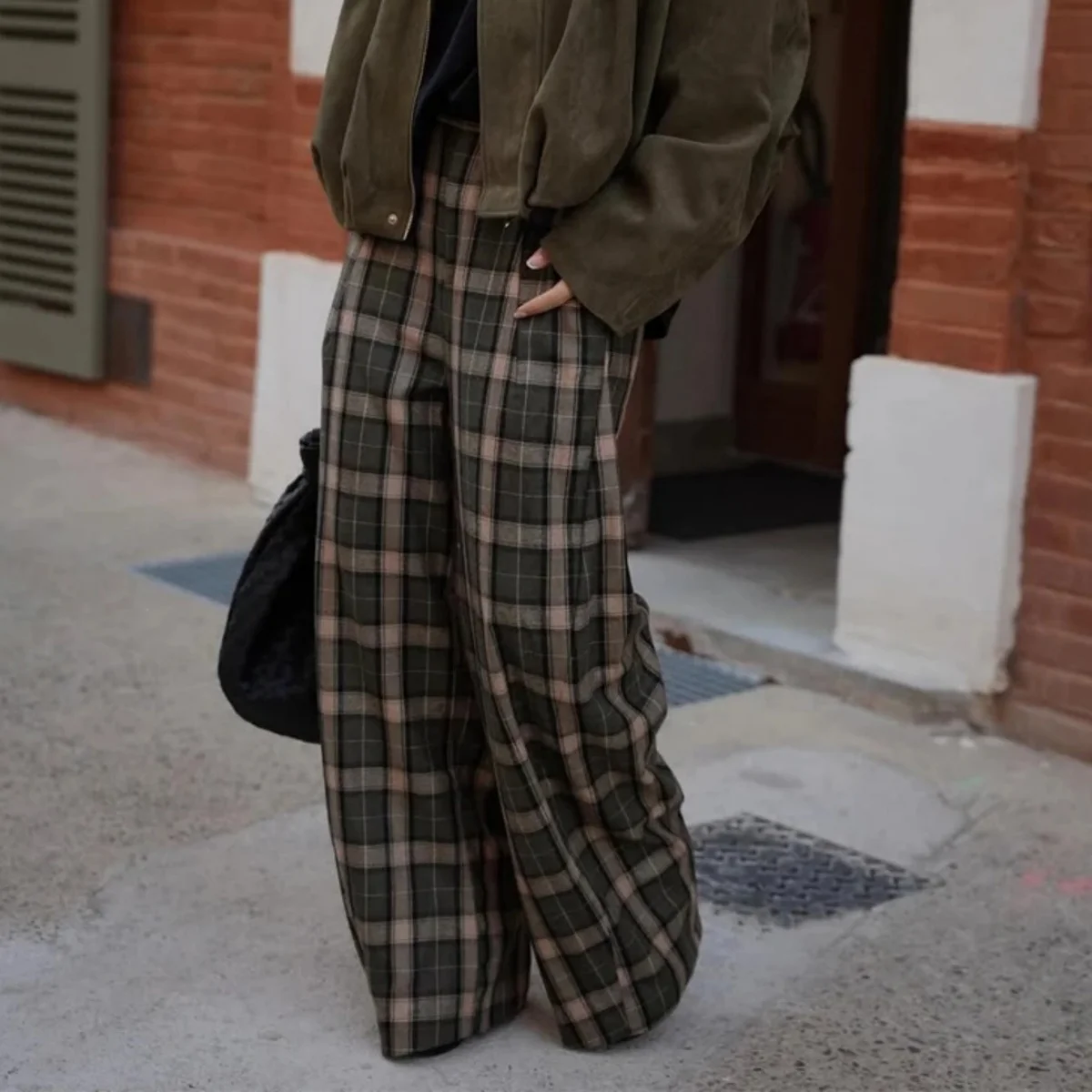 بنطلون نسائي كاجوال أنيق بنقشة مربعات كلاسيكية مع جيوب وخصر مرتفع وساق واسعة، سروال طويل عصري للسيدات في المكتب