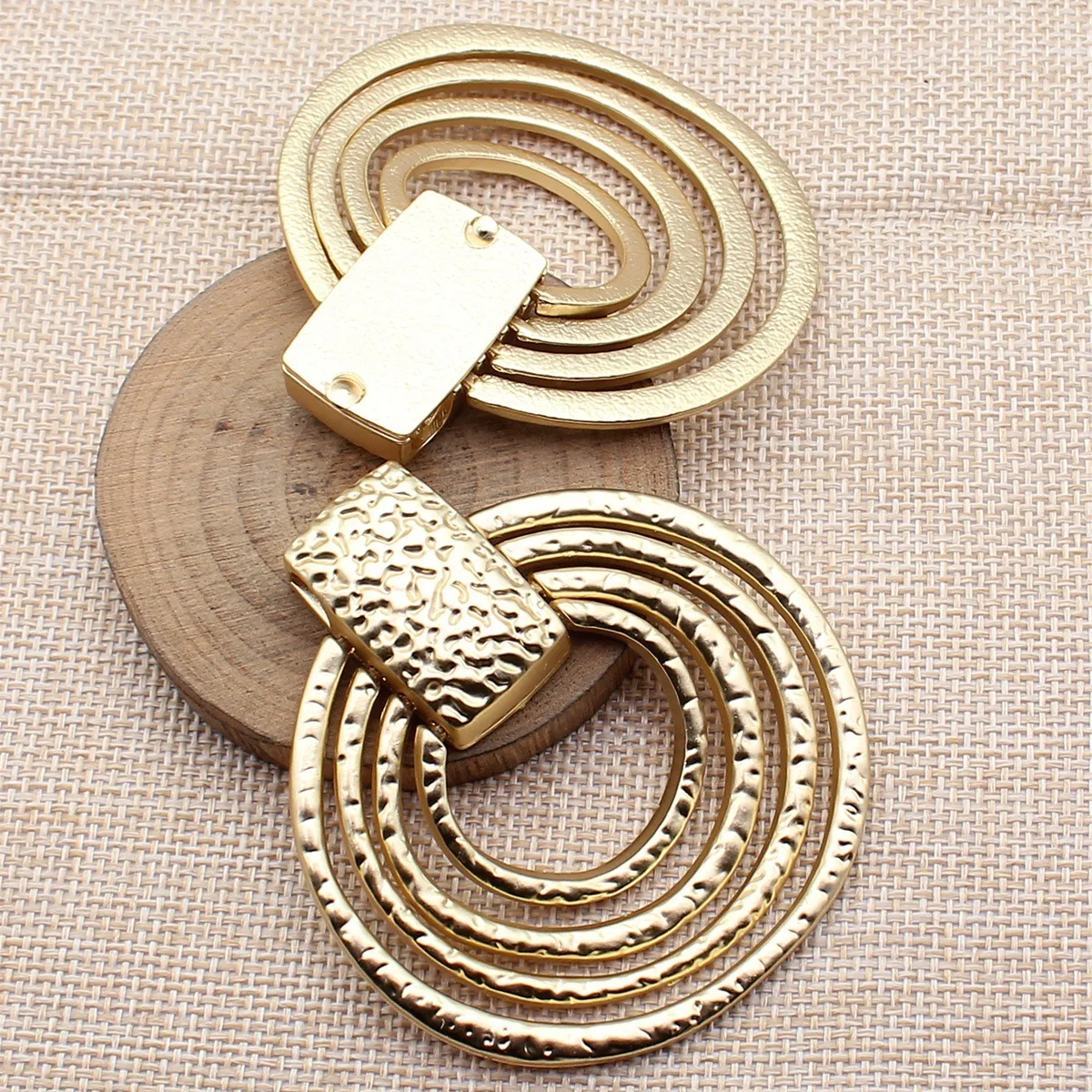 

2pcs 67x63mm(2.64x2.48inch) 5 Colors Multi-Layered Hammered Circular Pendants DIY Jewelry Making Accessories