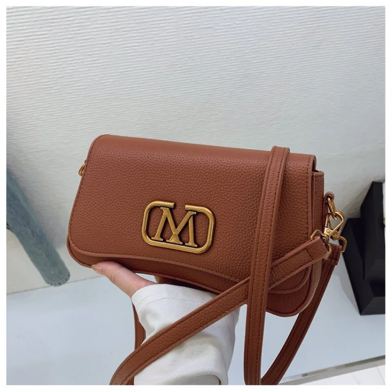 

Unique Vintage Fashionable Bag Trendy Design Letter Logo For Women With Leather Large Capacity Tote Commuter