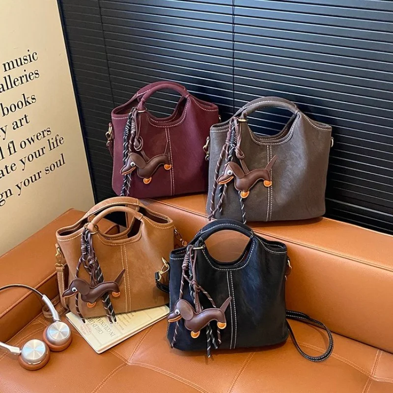 

Stylish Ladies Crossbody-Bag Made Of Moon-Printed Leather Featuring High-End Chile Commuter Lightweight Soft Look​