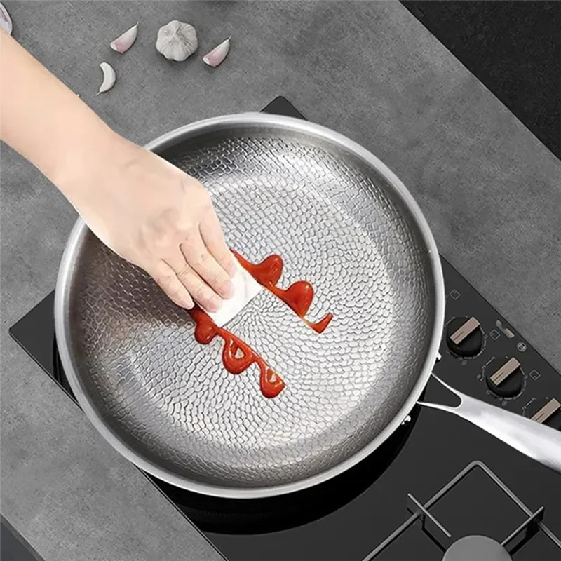 

【Price-Drop!】Titanium Steel Frying Pan Fish Scale Hammer Pattern Uncoated Non Stick Steak Pan Household Kitchen Cookware