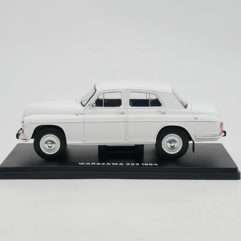 IXO 1:24 WARSZAWA 223 1964 Diecast Car Model Metal Toy Vehicle