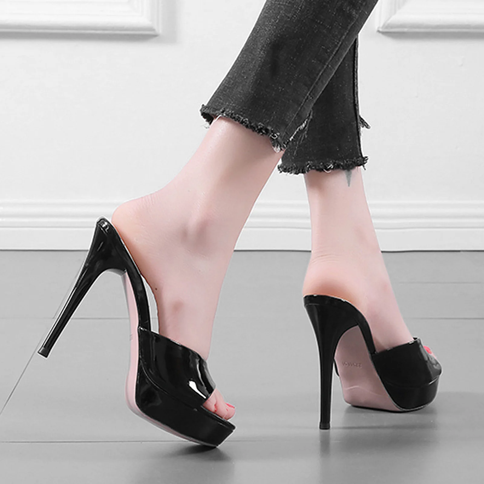 

1 пара черных тапочек с открытым носком на высоком каблуке, водонепроницаемые сандалии на платформе, летние уличные женские сандалии на толстой подошве