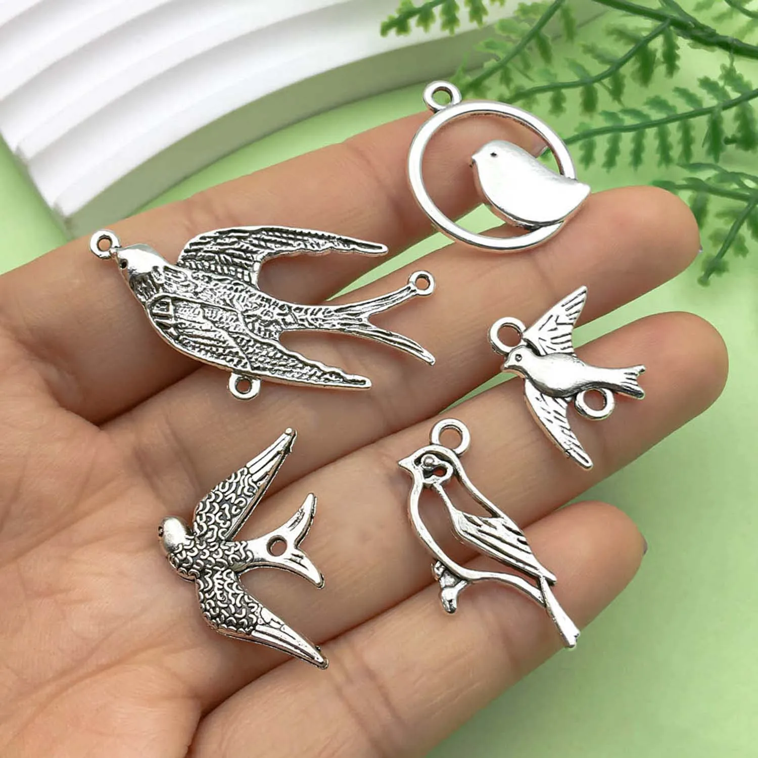 20pcs Antique Silvery Bird Design Charms Alloy Metal Pendants for DIY Bracelet Necklace Jewelry Making Accessories