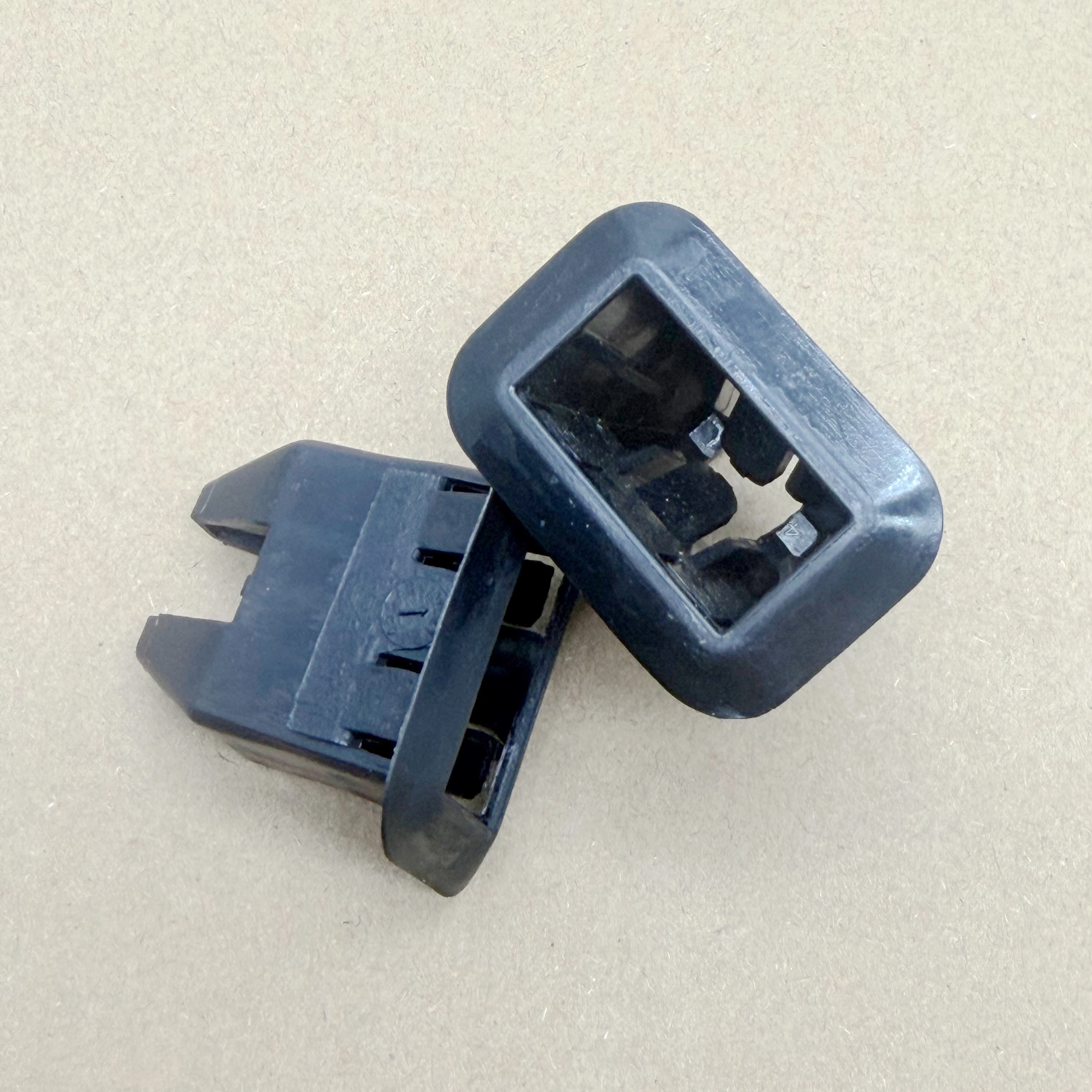 5GG886373 Rear Seat Buckle Clip Replacement For VW Golf 7 Tiguan Audi A3 A4 A6 Q3
