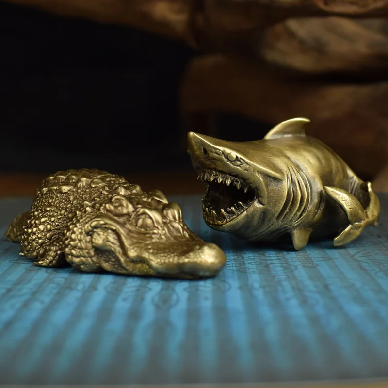 Solid Brass Alligator Desktop Ornament - Stationery Paperweight & Portable Handheld Decorative Artwork
