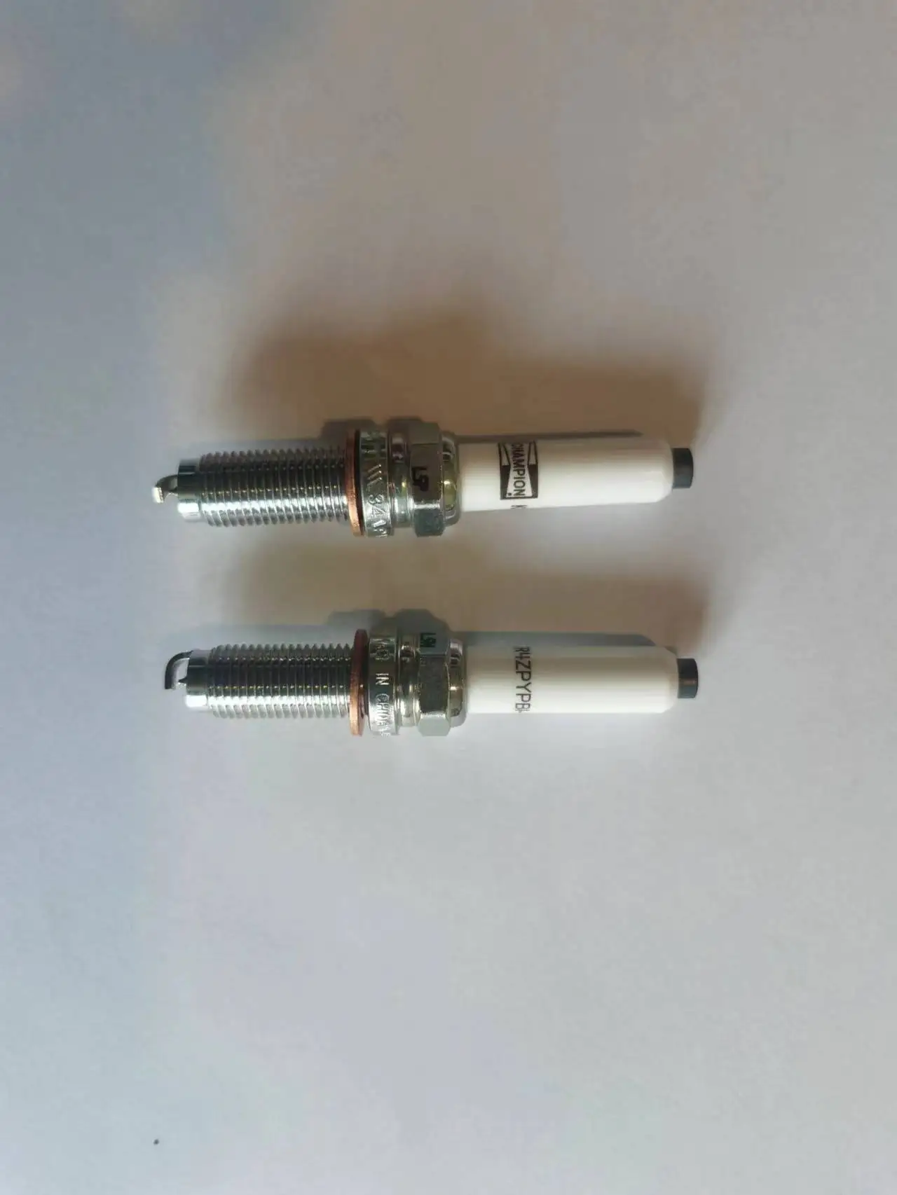 CHAMPION OE601/KER4ZPYPBI-1 Spark Plug for AUDI,,SKODA, 1.5T /VW 05E905602 ONLY 1 price