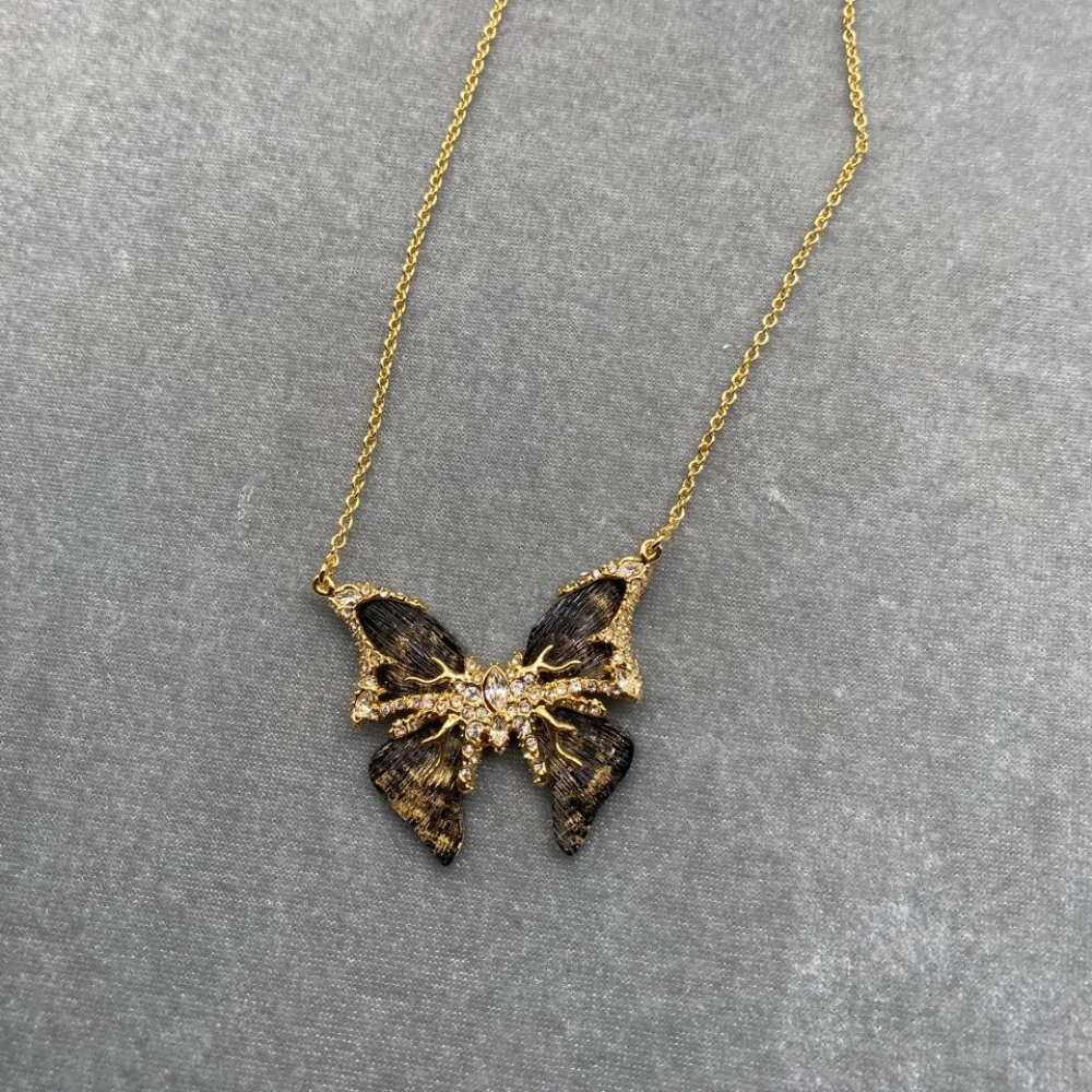 European and American Genius Designers Create Fashionable and Casual Full Diamond Butterfly Series Necklaces