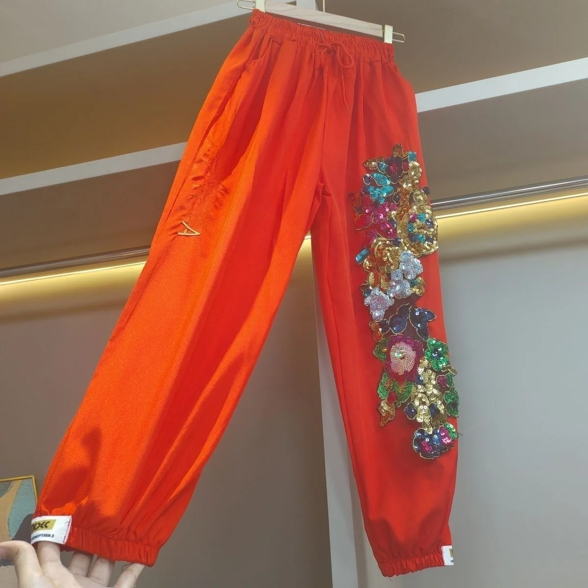 

Новые модные повседневные брюки 2025 года для женщин: свободные, прямые, красные, весенне-летние, в стиле Harlan, универсальные, удобные, с завышенной талией