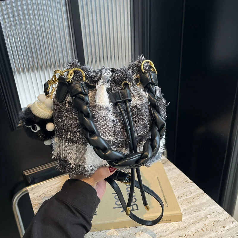 

2025 New Xiaoxiangfeng Bag - Women's Solid Color Chain Shoulder Fashion Design Crossbody Bucket Handbag