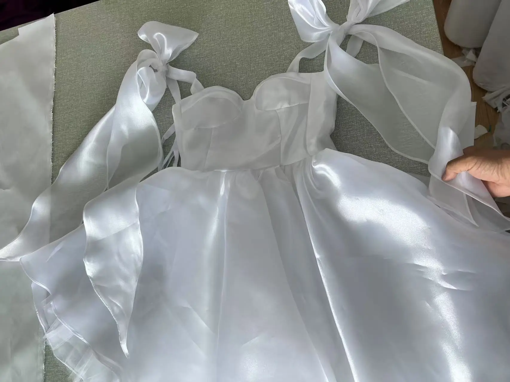 Customized Elegant Organza Wedding Dresses Mini A-Line Short Bow Straps Sweetheart Bridal Gowns Backless Sleeveless Bride Dress