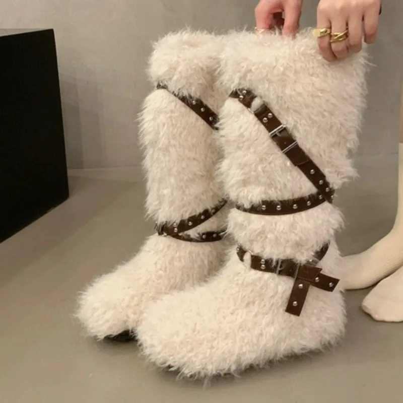 

2025 Ladies Artificial Fur Warm Padded Snow Boots Comfortable Winter Pull-on Plush Punk Wind Willow Nail Luxury Women's Boots
