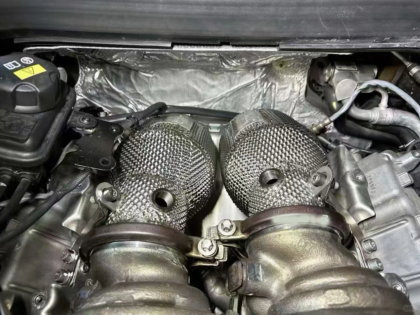 ACE Hochleistungs-Auspuffkrümmer für BMW F90 M5 4.4T Downpipe & Frontrohr Freier Durchfluss SUS304 Downpipe mit Hitzeschutz – Detail 13