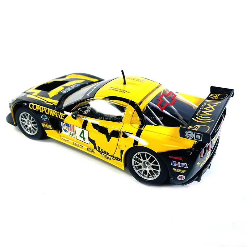 Bburago 1:24 Scale Chevrolet Corvette C6R alloy racing car Alloy Luxury Vehicle Diecast Pull Back Cars Model Toy Collection Gift