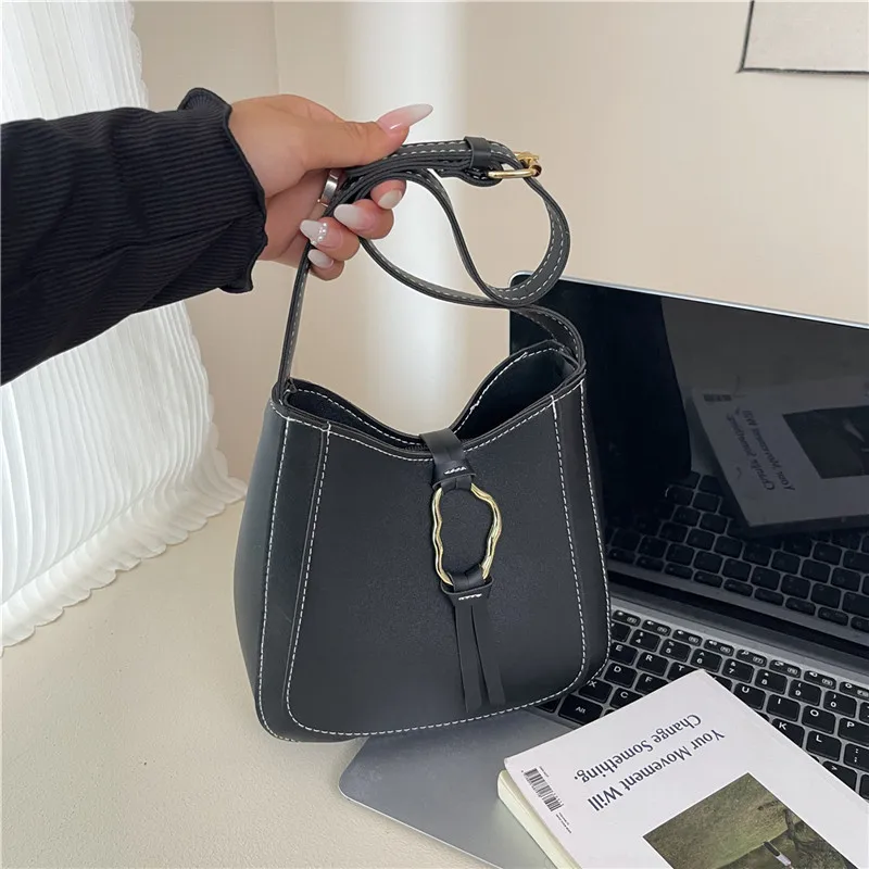 

2025 Autumn Korean Style Women‘s Underarm Bag, Vintage Small Square Purse, Multi-way Crossbody Shoulder Tote for Casual Dating