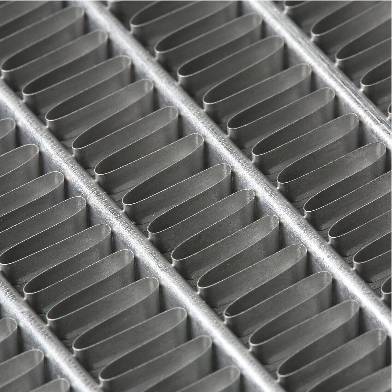 3 Row Full Aluminum Core Racing Radiator for 1982-2002 Chevy S10 Blazer Corvette