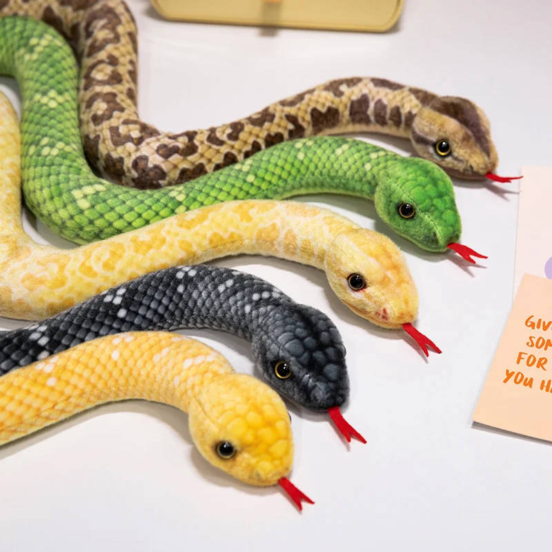 Kunstmatige gesimuleerde python knuffel lange slang geel oranje groen python knuffel versier het huis vakantiedecoraties