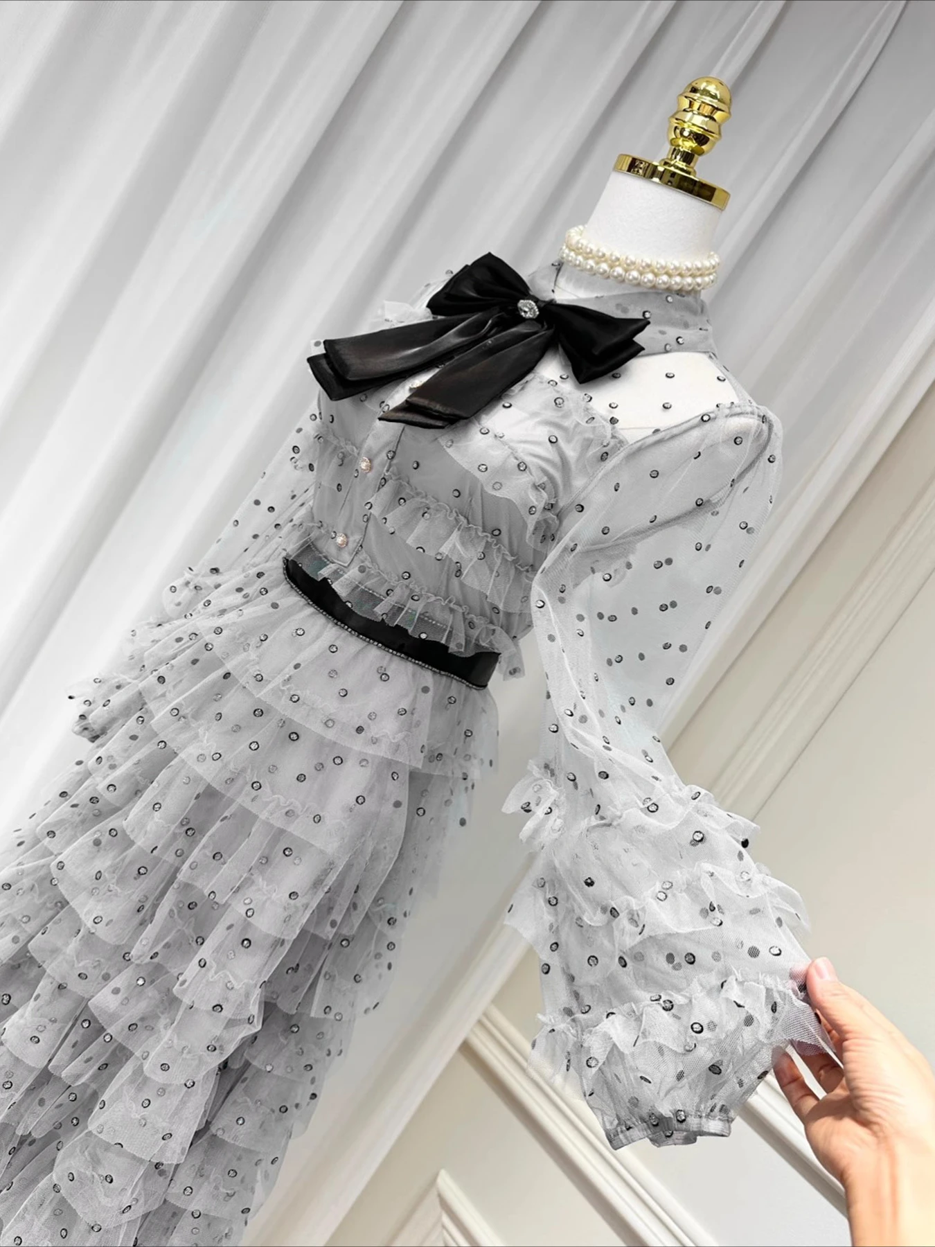Vestido de malha cinza feminino, laço preto, vestidos elegantes de manga comprida, Bodycon Vintage, festa de luxo, roupas de babados em camadas