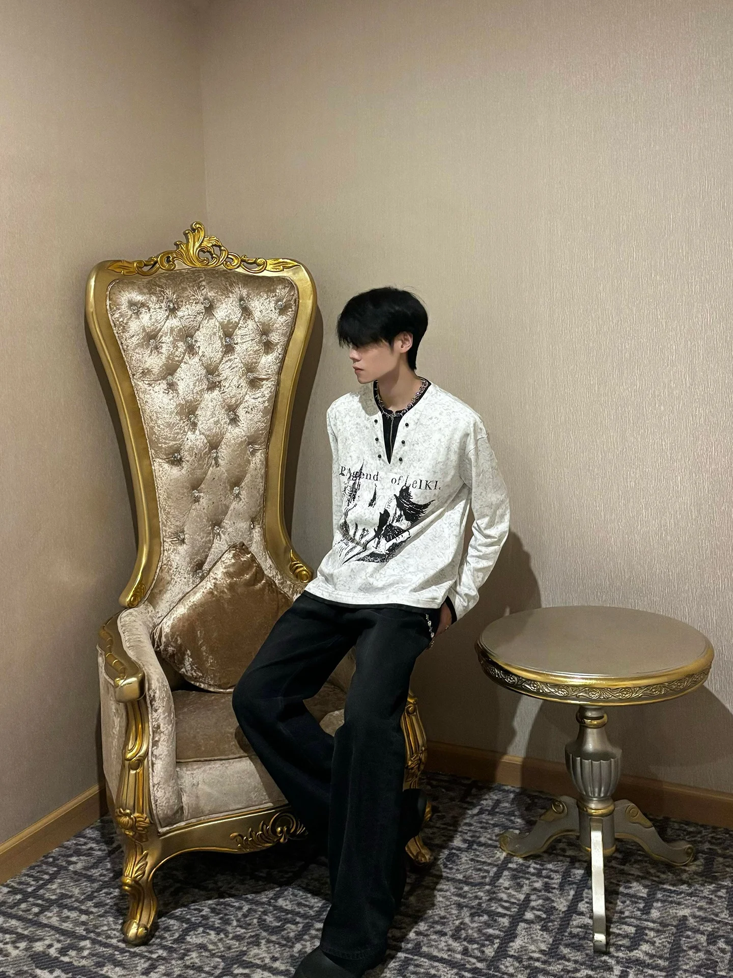 Long Sleeve Knight Castle Print Loose Henry Collar American Style Sweatshirt Men's T-shirt Streetwear Casual Spring Fashion