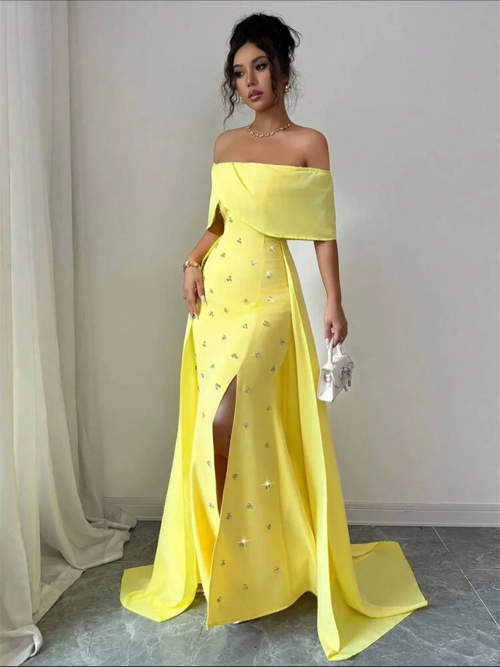 

Yellow Slit Beaded Long Bespoke Occasion Gown Evening Dresses Prom Pastrol Unisex Jersey Retro Dubai Saudi Arabic Customized