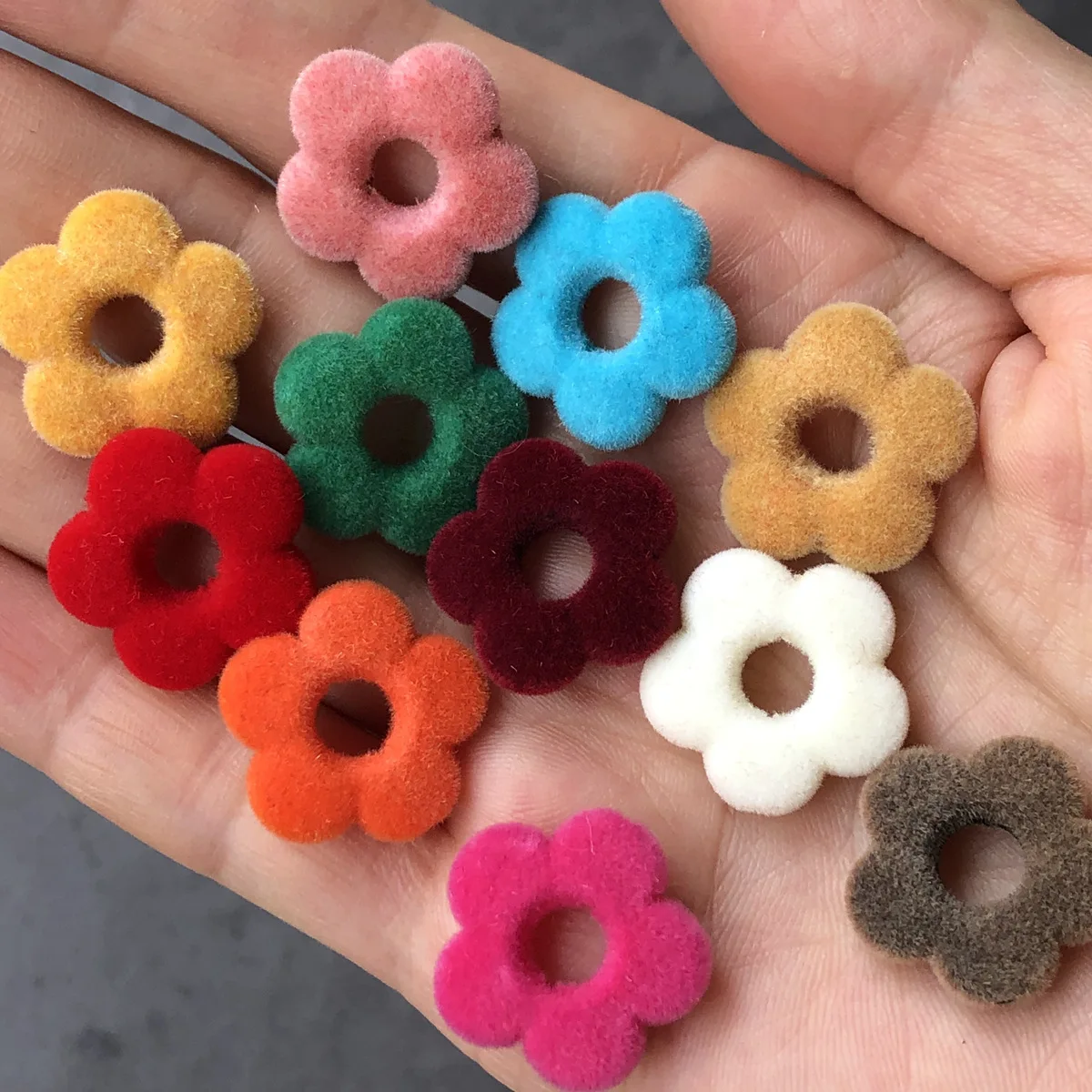 20 PCS 20mm Autumn Winter Style Acrylic Flocked Flower Beads Earring Accessories DIY Handmade Jewelry Ornaments