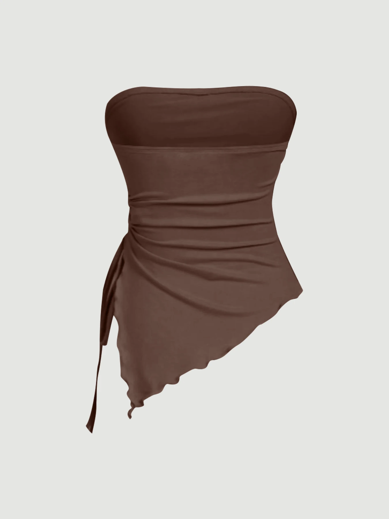 Un top sin tirantes de tres piezas.