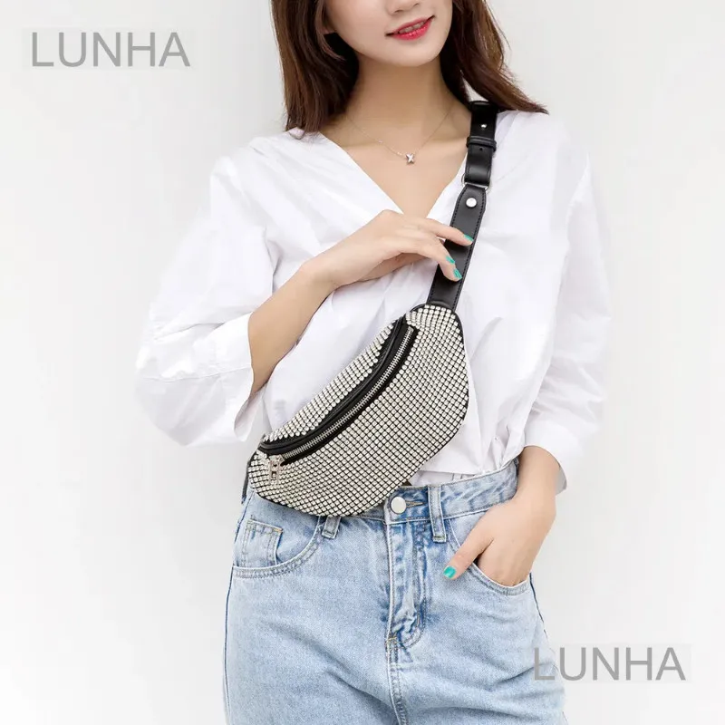 

Женская нагрудная сумка из искусственной кожи, уличная мода, блестящие поясные сумки со стразами для мобильного телефона, сумка на ремне в стиле локомотива