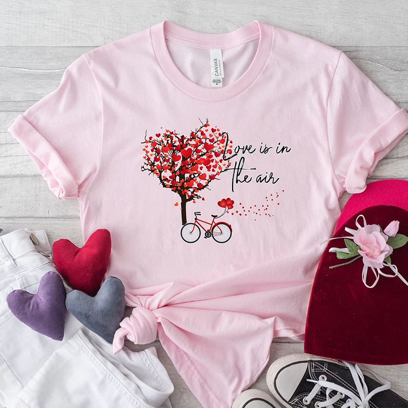 Love Is in The Air T-shirts for Men Women Matching Couples Valentine’s Day Shirt Anniversary Graphic Y2k Tops Short Sleeve Tees