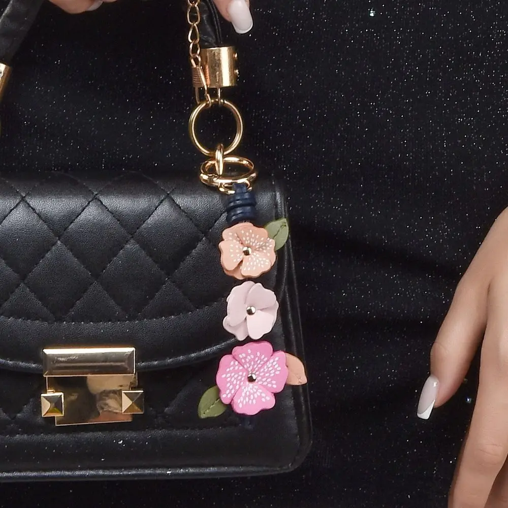 

Cute Hanger Flower Pu Leather Pendant Lotus Handmade Leather Keychain Cartoon Creative Bag Pendant Men