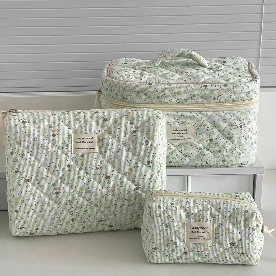 YT Large Capacity Travel Portable Toiletry Storage Bag, Fresh Corduroy Floral Makeup Bag