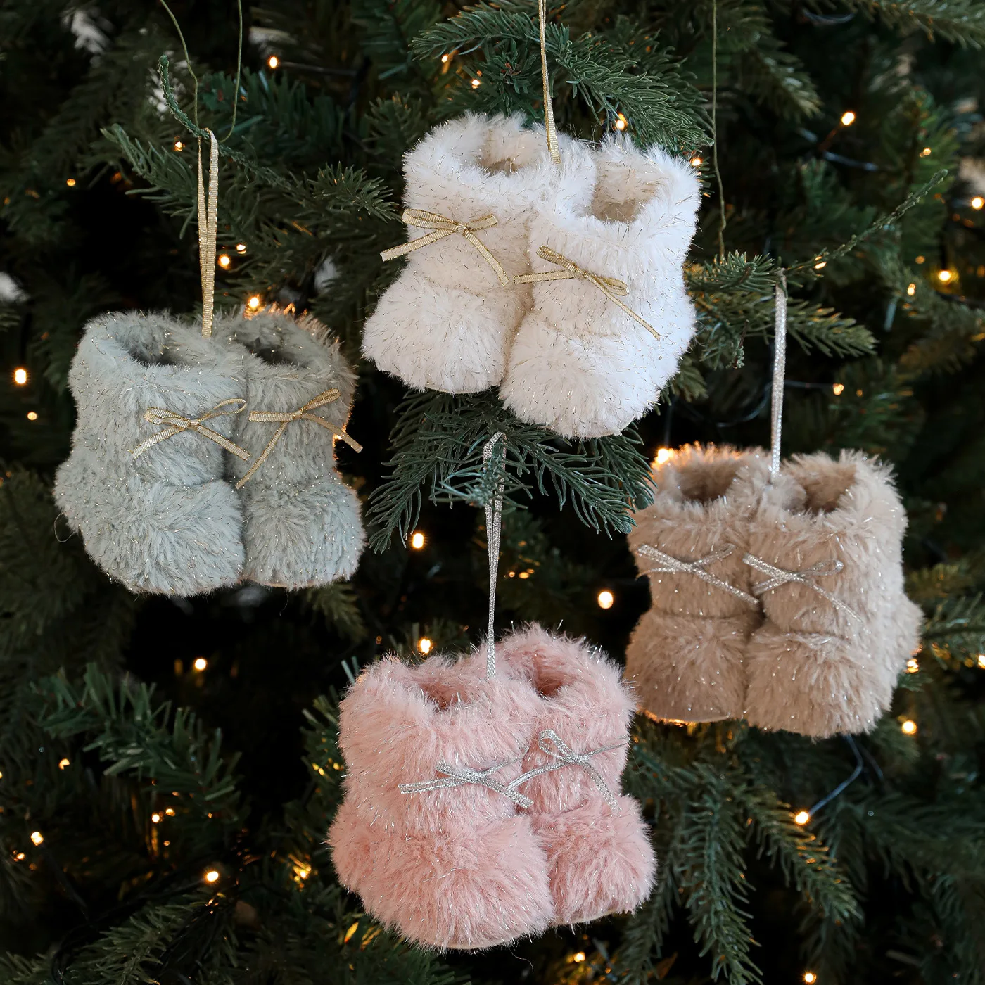 

Christmas Decoration Mini Shoes Hanging Ornament Knitted Plush Shoes Pendant for Christmas Tree, Mini Christmas Ornament