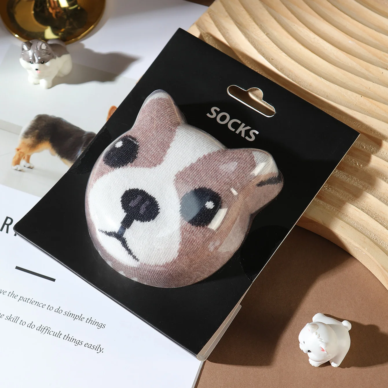 1 pair of unisex mid-calf socks with a novel and interesting animal dog design, gift box socks, creative socks, fashionable and trendy style, comfortable and breathable, suitable for parties, casual wear, Valentine's Day, Halloween, birthdays, Christmas, New Year, Thanksgiving, autumn and winter, all-season style, creative gift box