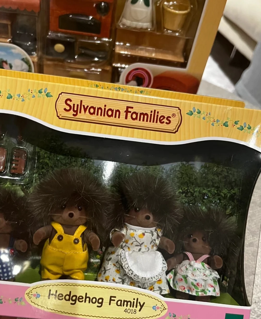 In Stock Original Sylvanian Families Anime Figure Hedgehog Families Kawaii Doll Toy Sylvanian Family Room Collection Girls Toy