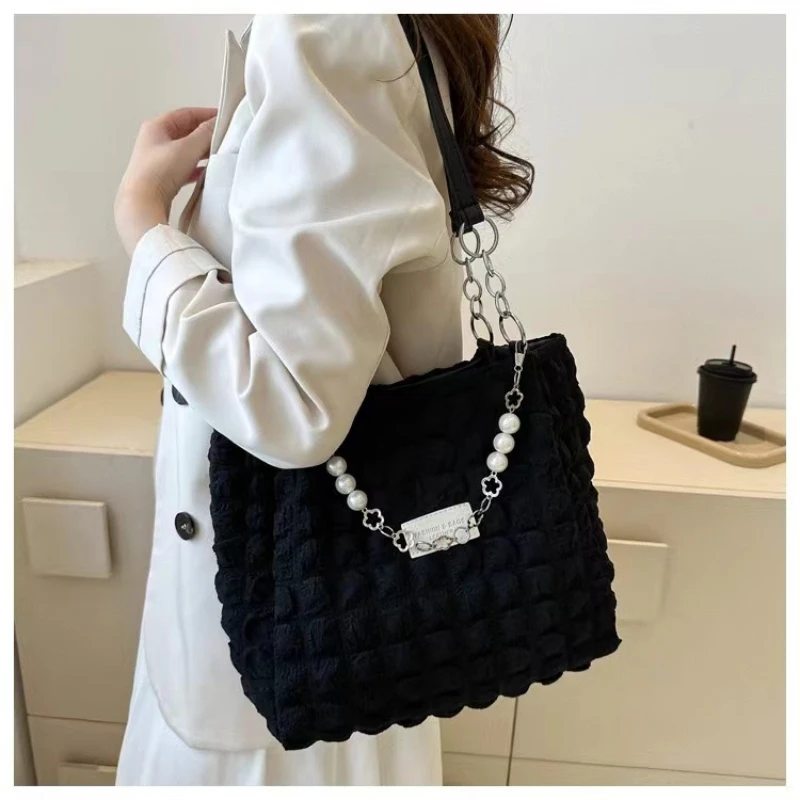 Zaino a bolle pieghettate Borsa tote da donna di grande capacità Borsa a tracolla con catena di perline alla moda Borsa tote da donna per pendolari