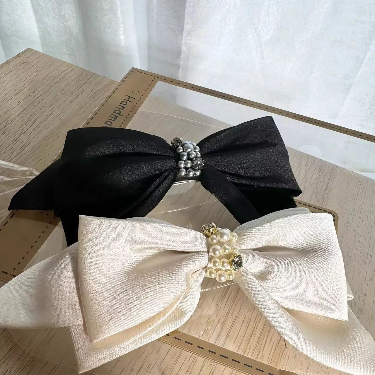 Luxury Barrettes French Clips Fashion  Hair Clips for Girs and Women Bowknot Hair Clip With Rhinestone and Artificial Pearls