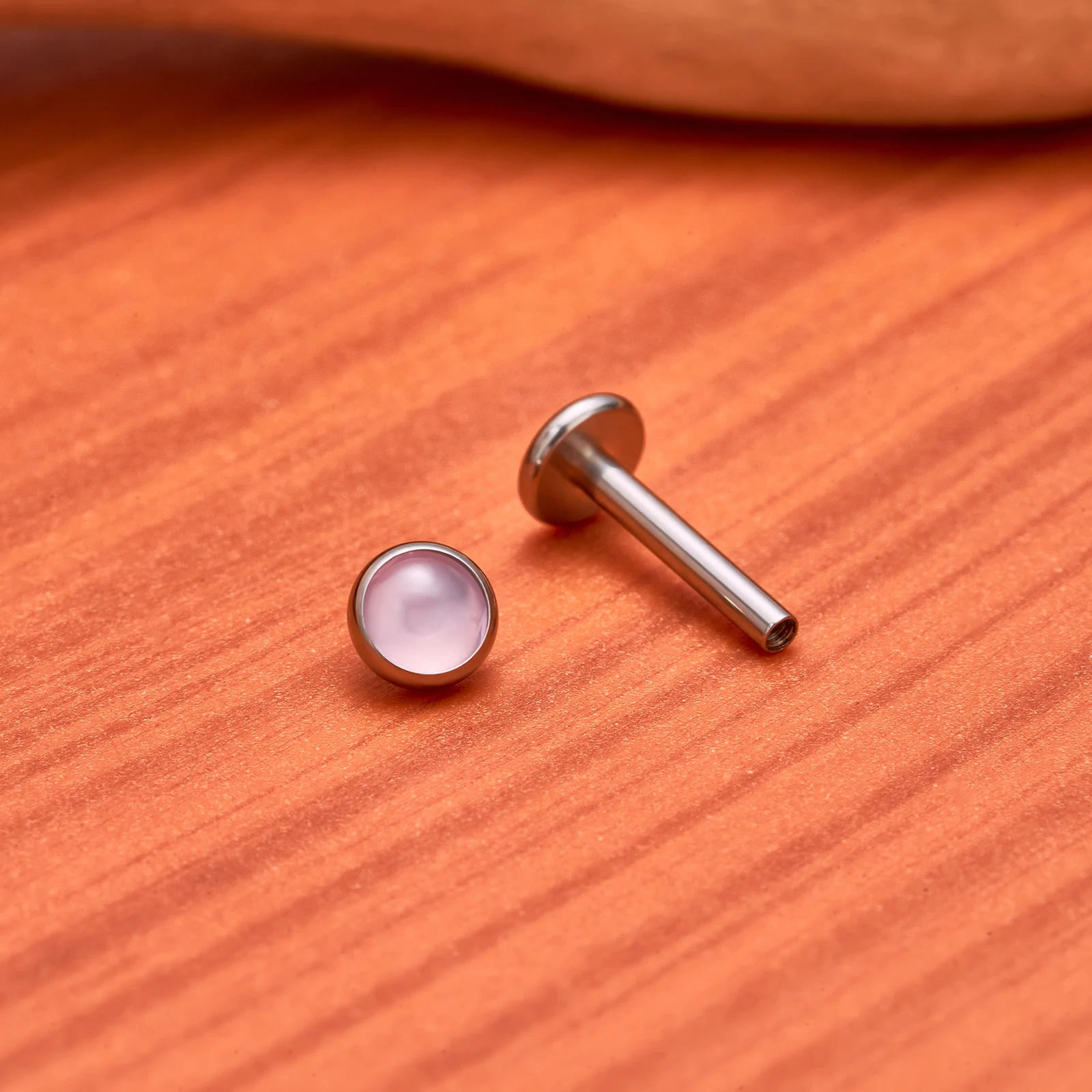 ASTM F136 G23 Titan kreisförmige Ohr-Lippen-Ohrstecker mit Naturstein-Oberteil, Labret-Zungen-Nasen-Ohrstecker, Körperpiercing-Schmuck – Detail 9