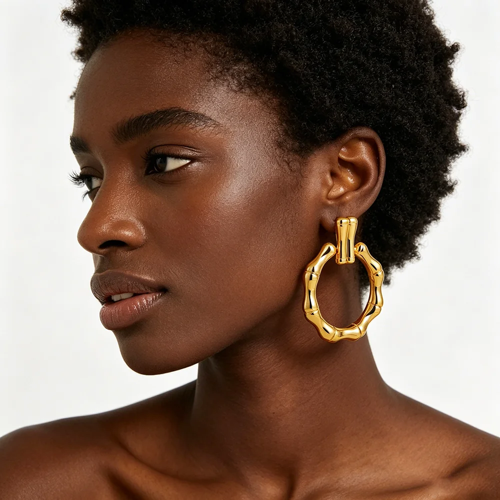 Pendientes de bambú grandes y llamativos, chapados en oro, resistentes al óxido, con diseño geométrico, tipo aro, tipo huggie, con cierre de hebilla, joyería para fiesta estilo Hip Hop, regalo, Aros