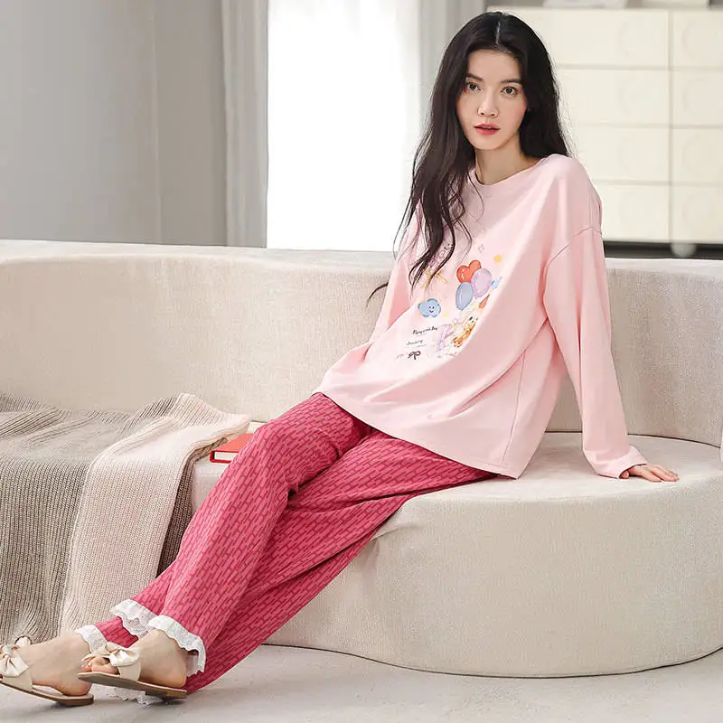 

Комплекты пижам из вельвета для женщин: бамбуковый материал, великолепный дизайн с животными принтами, охлаждающие свойства, экологичность, V-образный вырез, короткий рукав, шорты-бермуды