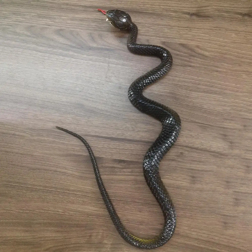 Realistic Snake Decoration Realistic Fake Rubber Snake Toy with Tongue-out Snake Model for Halloween Party Gag Bird Deterrent