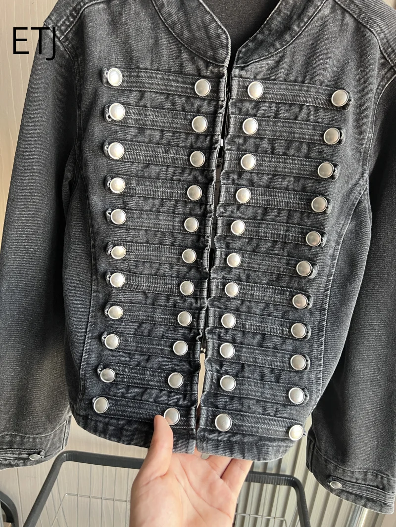 ETJ 2026 Damen Napoleon-Stil Jeansjacke Vintage Militär Doppelreihiger Mantel Silberne Knöpfe Slim Fit Herbst Oberbekleidung – Detail 15