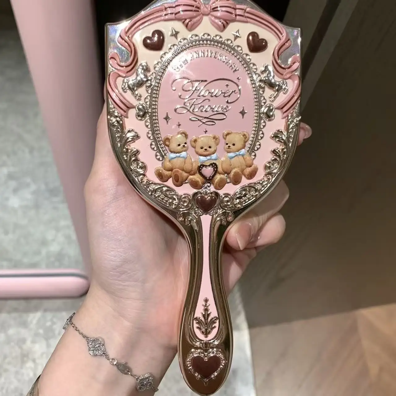 Flower Knows 9 ° aniversario espejo herramienta de maquillaje mesa espejo cojín de aire peine taza