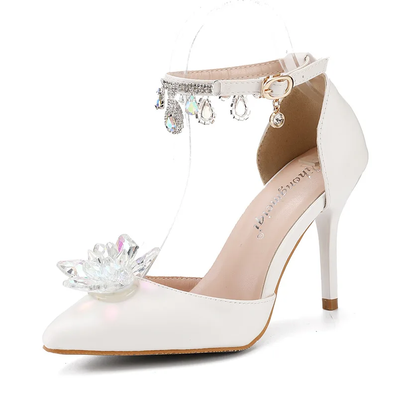

Bloomsteps белые туфли большого размера на каждый день с острым носком и кристаллической цепочкой, низкие туфли на шпильке, женские туфли на высоком каблуке для банкета и свадьбы
