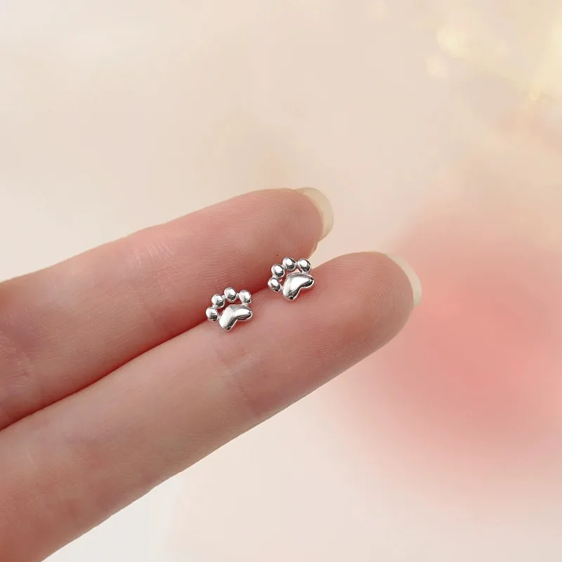 Minimalist Cute Cat\'s Paw Hypoallergenic Stud Earrings for Women Girls Silver Color Daily Wear Earring Jewelry Accessories