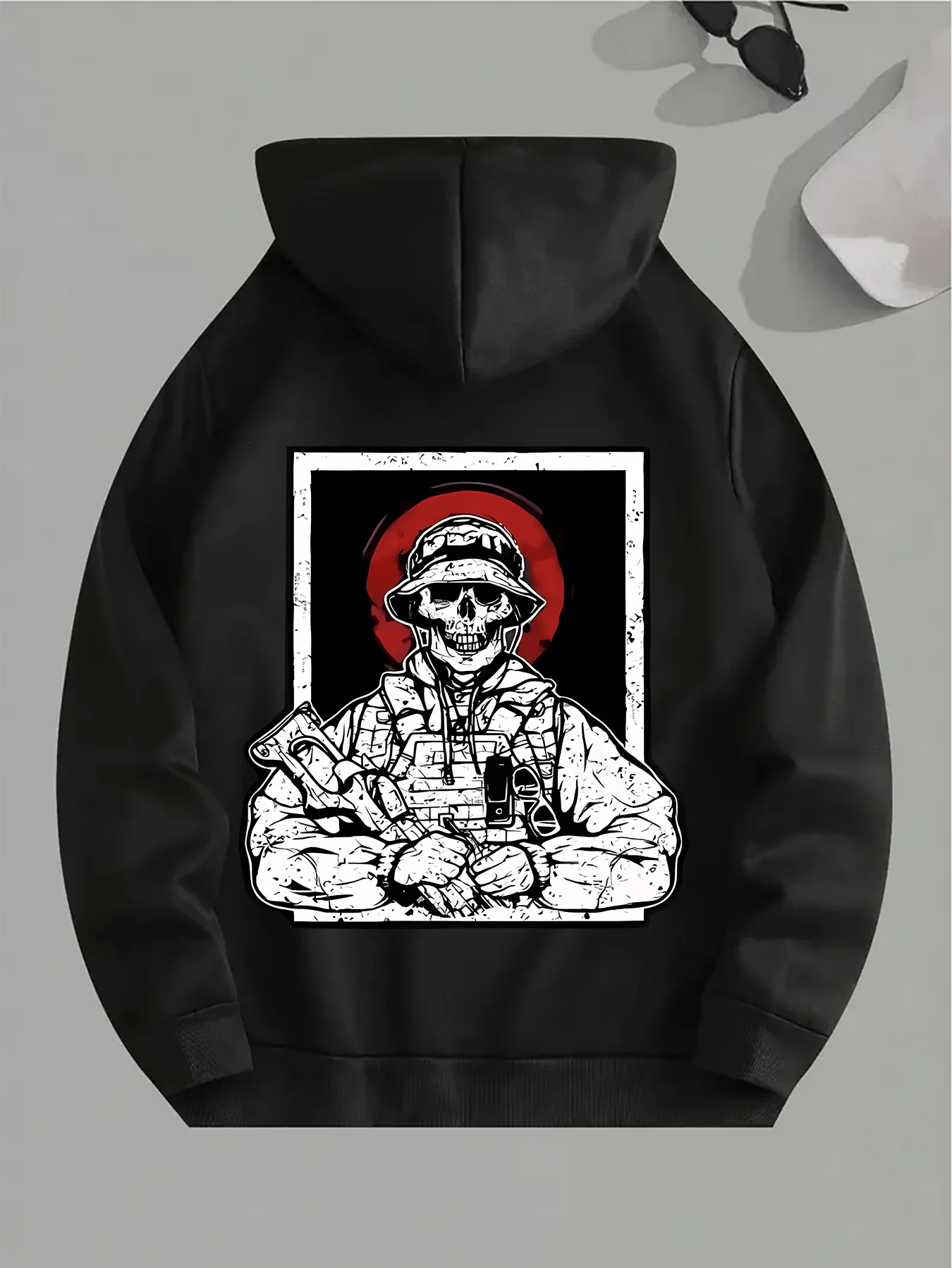 Dark Retro Men's Loose Hooded Sweatshirt with Frame-Printed Skull Character Design on Back and Hooded Top Style Sweater