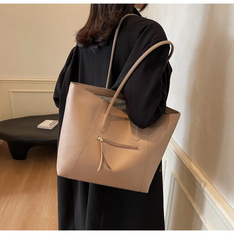 New Popular Fashion Large-capacity Tote Bag for Women Simple Stylish Single-shoulder Handbag Lady Underarm Bag Bolsas Feminina