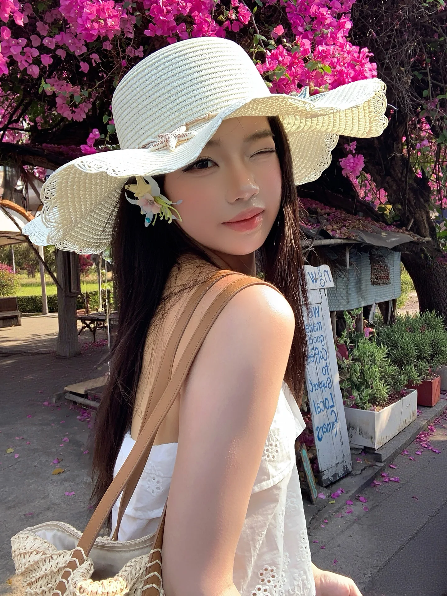 Summer Beach Vacation Style Women's Straw Hat Wave   Decorated Woven Sunshade Protection Cap Adjustable round Top